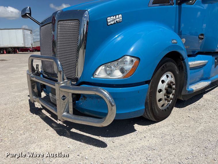 image for item DO5242 2020 Kenworth T680 semi truck