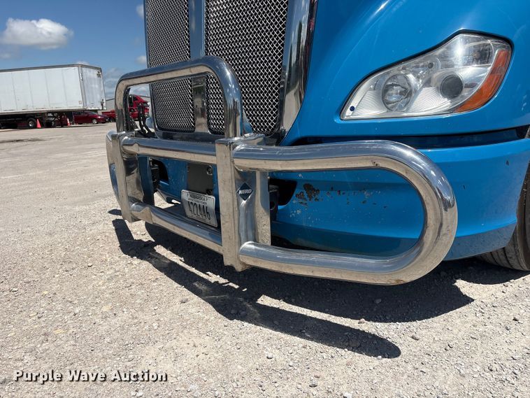 image for item DO5242 2020 Kenworth T680 semi truck