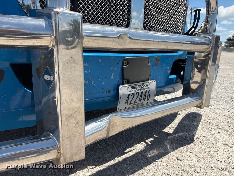 image for item DO5242 2020 Kenworth T680 semi truck