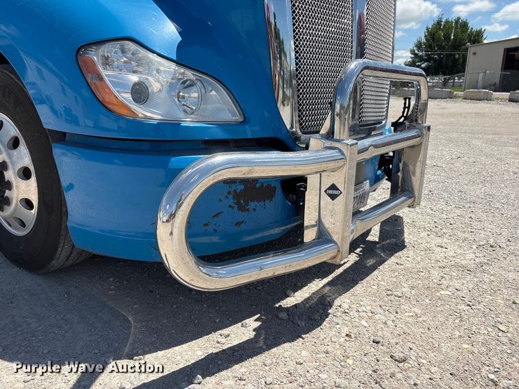 image for item DO5242 2020 Kenworth T680 semi truck