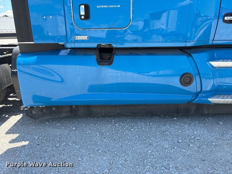 image for item DO5242 2020 Kenworth T680 semi truck