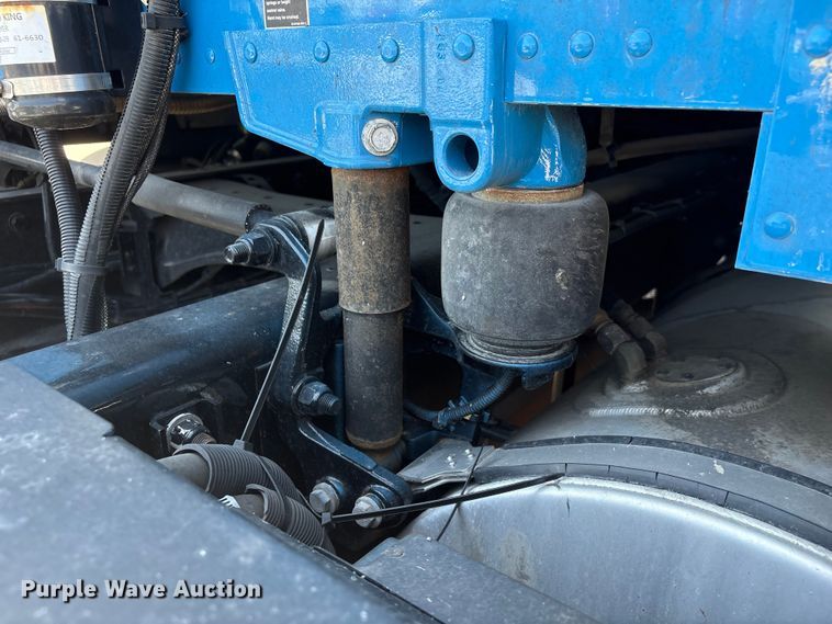 image for item DO5242 2020 Kenworth T680 semi truck