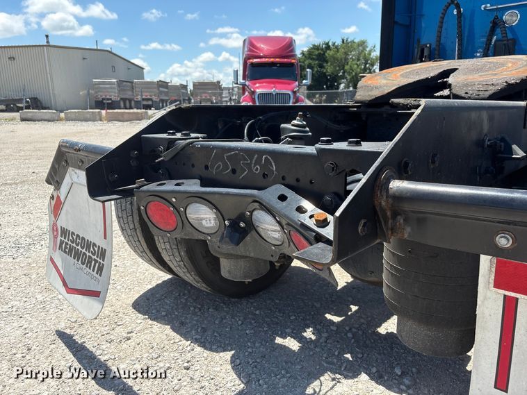 image for item DO5242 2020 Kenworth T680 semi truck