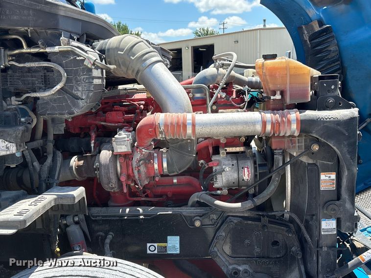 image for item DO5242 2020 Kenworth T680 semi truck