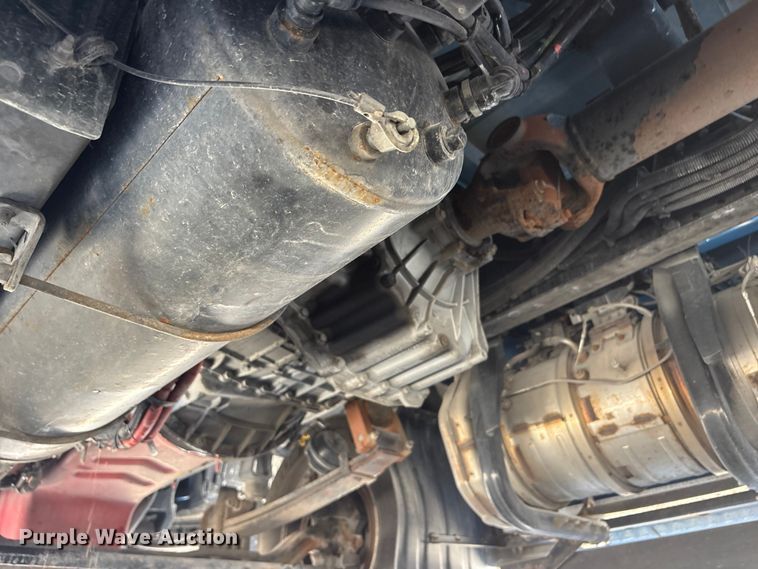 image for item DO5242 2020 Kenworth T680 semi truck