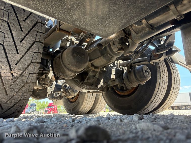 image for item DO5242 2020 Kenworth T680 semi truck