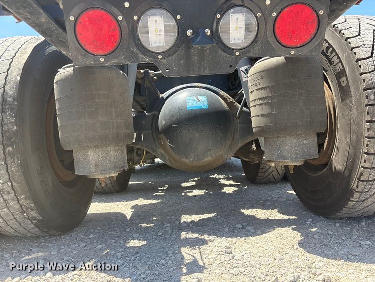 image for item DO5242 2020 Kenworth T680 semi truck