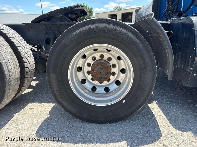 image for item DO5242 2020 Kenworth T680 semi truck