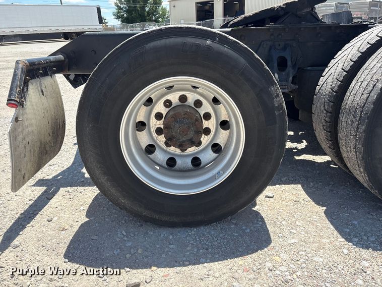 image for item DO5242 2020 Kenworth T680 semi truck