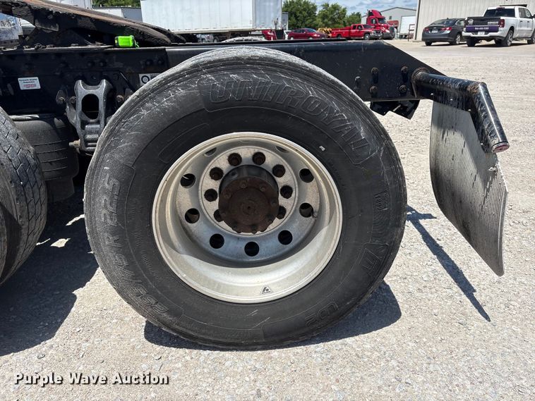 image for item DO5242 2020 Kenworth T680 semi truck