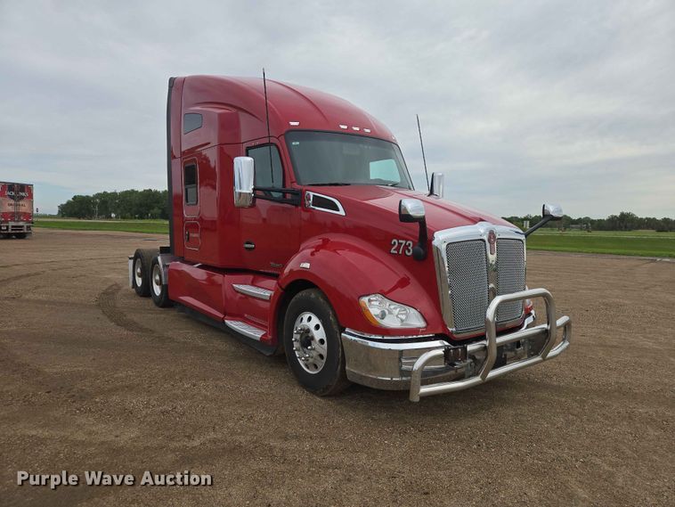 image for item DP8966 2022 Kenworth T680 semi truck
