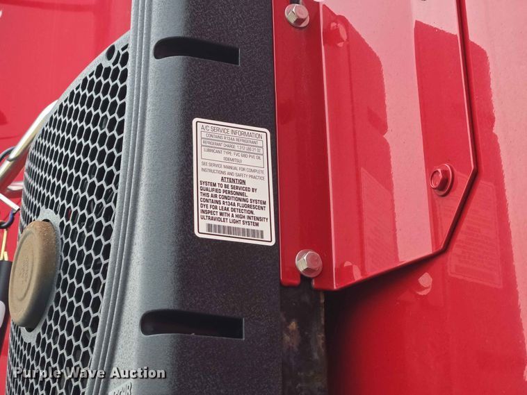 image for item DP8966 2022 Kenworth T680 semi truck