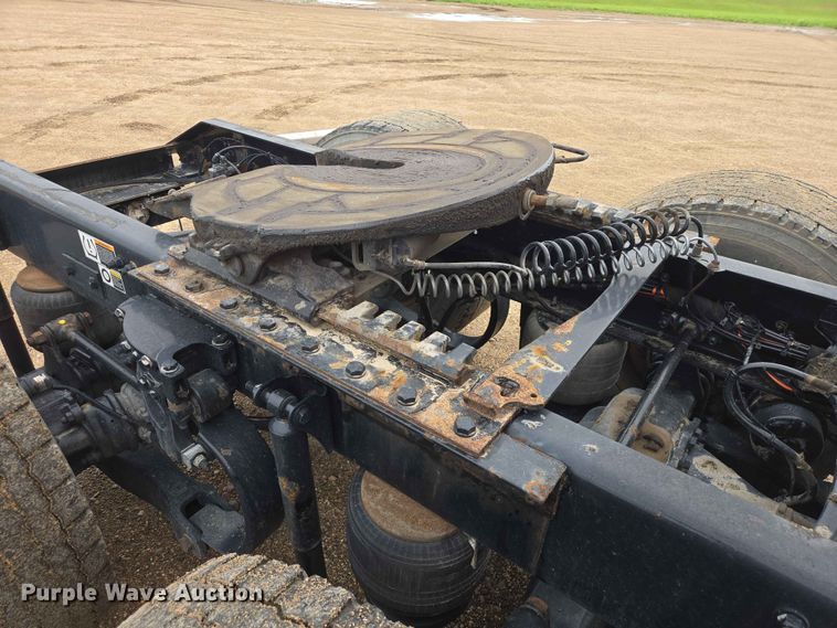 image for item DP8966 2022 Kenworth T680 semi truck