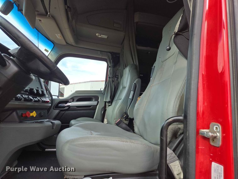 image for item DP8966 2022 Kenworth T680 semi truck