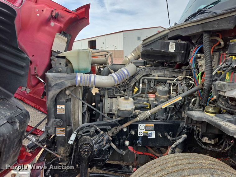 image for item DP8966 2022 Kenworth T680 semi truck