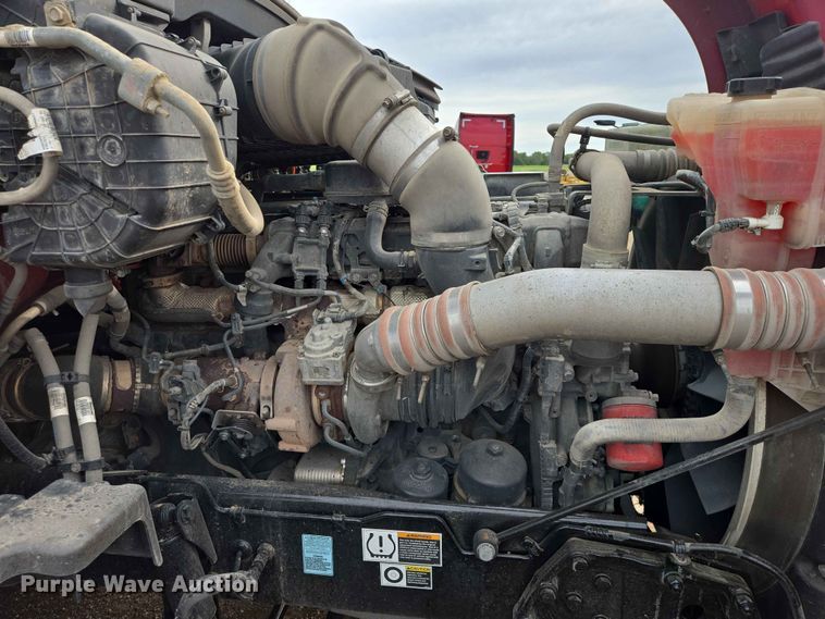 image for item DP8966 2022 Kenworth T680 semi truck