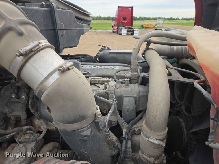 image for item DP8966 2022 Kenworth T680 semi truck