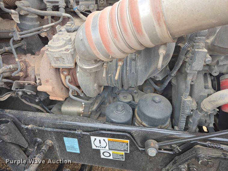 image for item DP8966 2022 Kenworth T680 semi truck