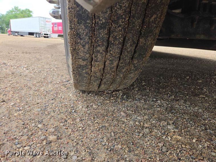 image for item DP8966 2022 Kenworth T680 semi truck