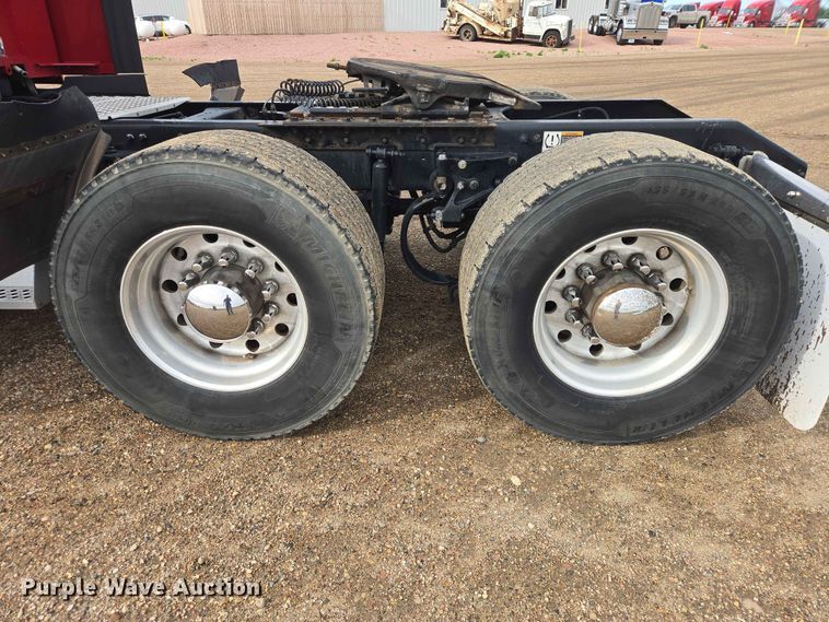 image for item DP8966 2022 Kenworth T680 semi truck