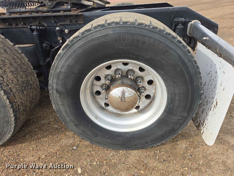 image for item DP8966 2022 Kenworth T680 semi truck