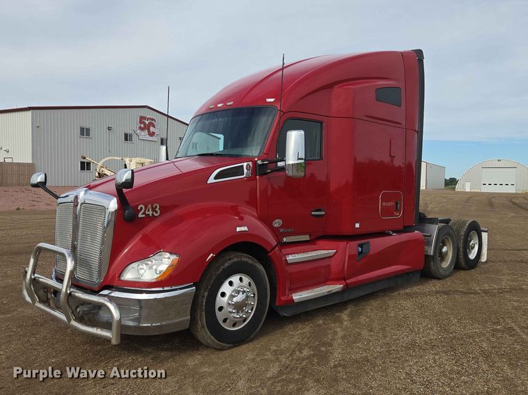 image for item DP8967 2019 Kenworth T680 semi truck