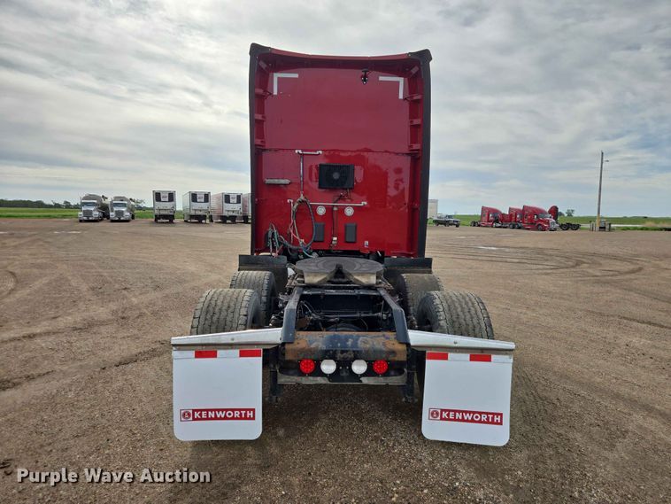 image for item DP8967 2019 Kenworth T680 semi truck