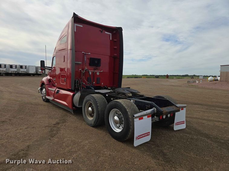 image for item DP8967 2019 Kenworth T680 semi truck
