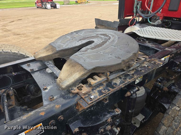 image for item DP8967 2019 Kenworth T680 semi truck