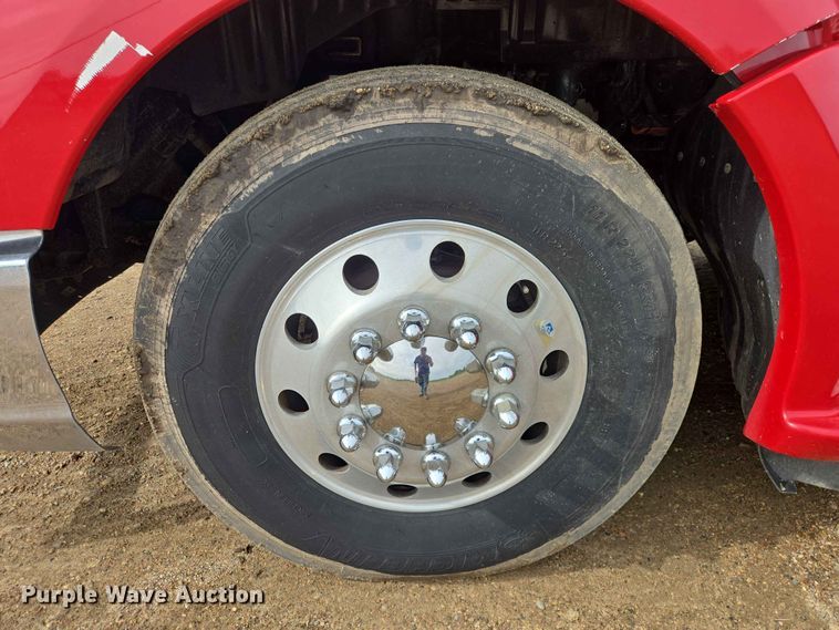 image for item DP8967 2019 Kenworth T680 semi truck