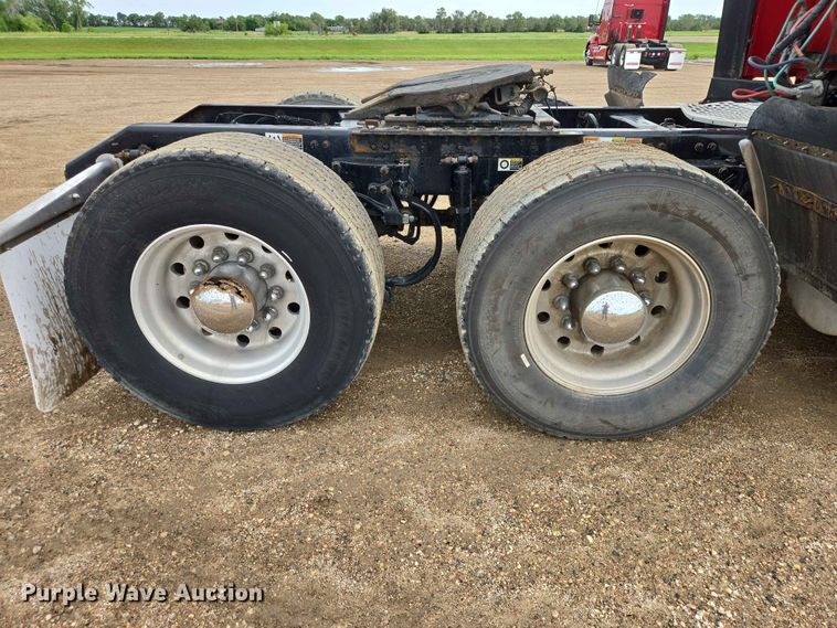 image for item DP8967 2019 Kenworth T680 semi truck