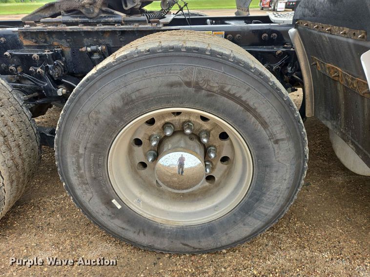 image for item DP8967 2019 Kenworth T680 semi truck