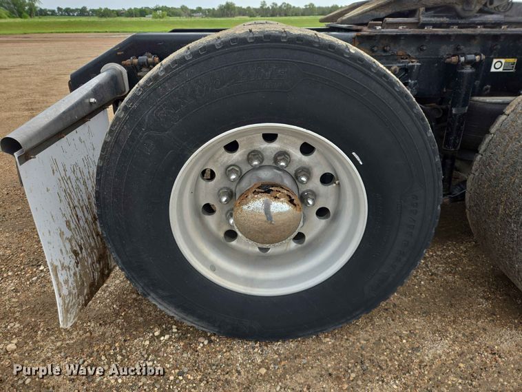 image for item DP8967 2019 Kenworth T680 semi truck