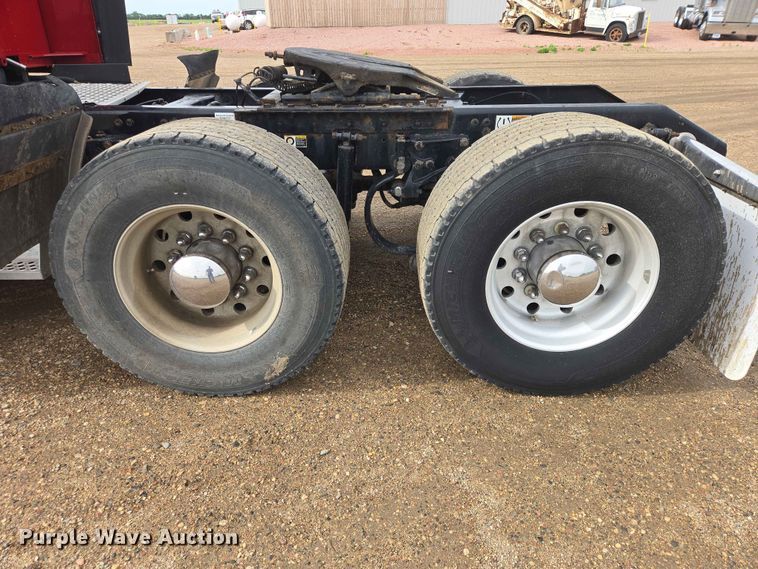 image for item DP8967 2019 Kenworth T680 semi truck