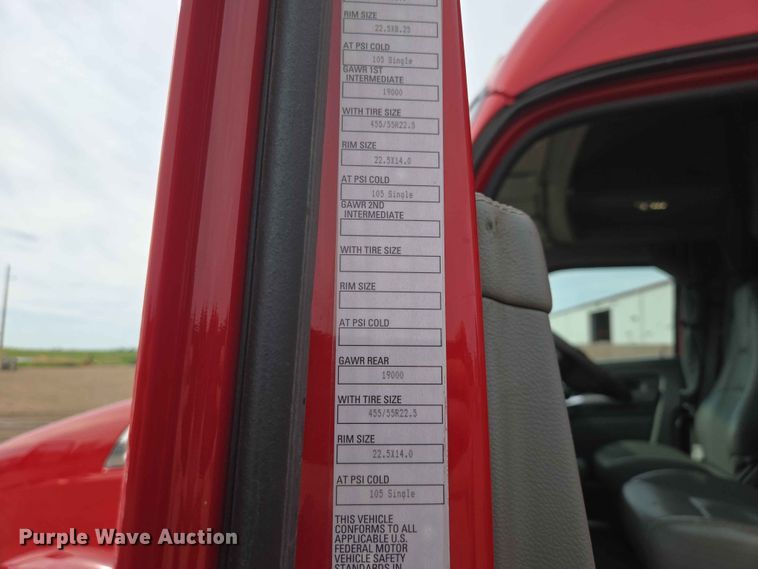 image for item DP8967 2019 Kenworth T680 semi truck