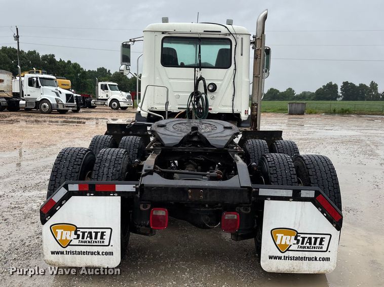 image for item DV4373 2014 Mack CXU613 semi truck