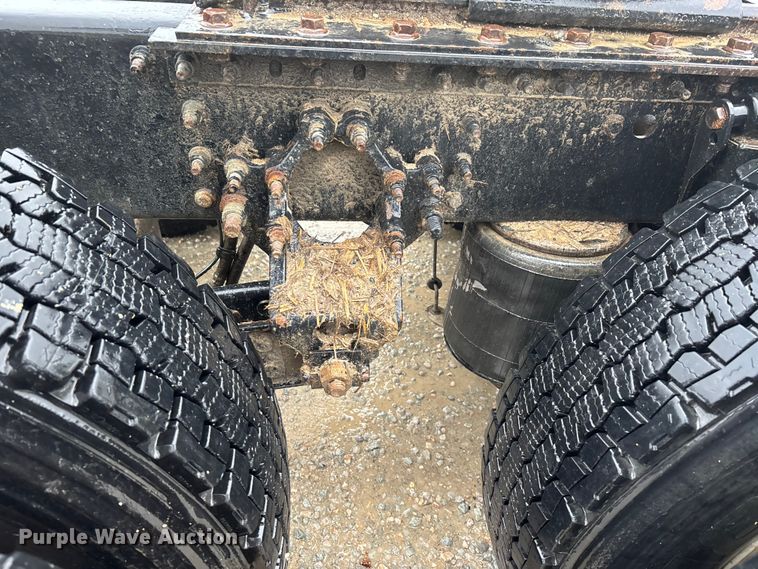 image for item DV4373 2014 Mack CXU613 semi truck