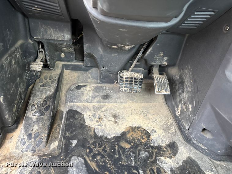 image for item DV4373 2014 Mack CXU613 semi truck