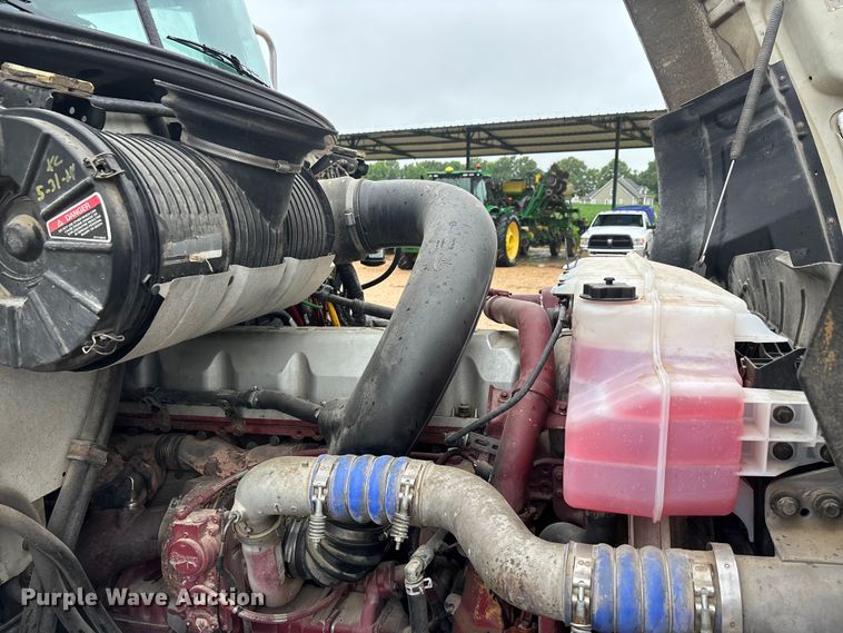 image for item DV4373 2014 Mack CXU613 semi truck