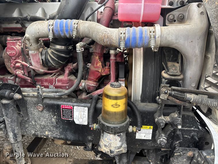 image for item DV4373 2014 Mack CXU613 semi truck