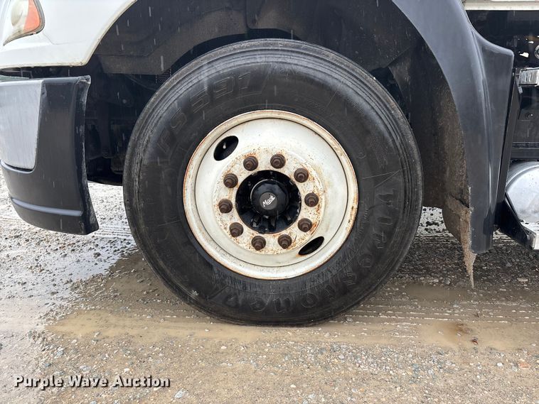 image for item DV4373 2014 Mack CXU613 semi truck