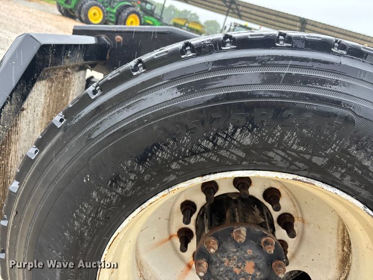 image for item DV4373 2014 Mack CXU613 semi truck