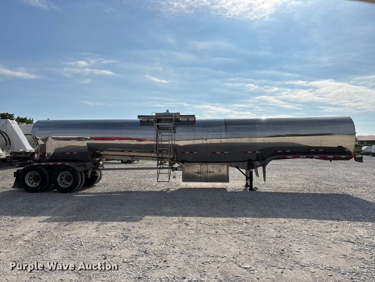 image for item DV4391 1994 Bar-Bel Fabricating Co. pneumatic dry bulk trailer