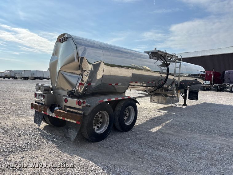 image for item DV4391 1994 Bar-Bel Fabricating Co. pneumatic dry bulk trailer