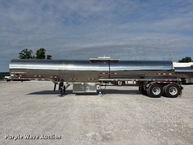 image for item DV4391 1994 Bar-Bel Fabricating Co. pneumatic dry bulk trailer