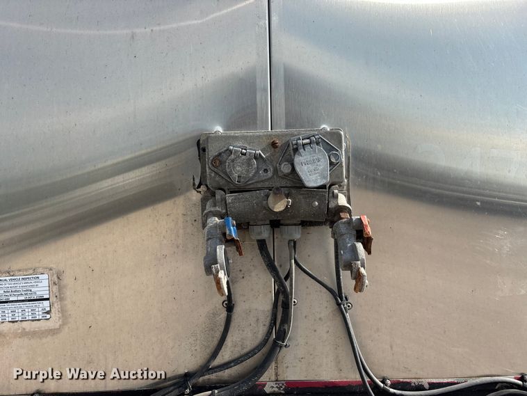 image for item DV4391 1994 Bar-Bel Fabricating Co. pneumatic dry bulk trailer