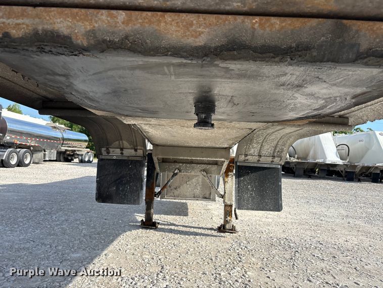 image for item DV4391 1994 Bar-Bel Fabricating Co. pneumatic dry bulk trailer