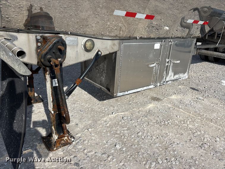 image for item DV4391 1994 Bar-Bel Fabricating Co. pneumatic dry bulk trailer