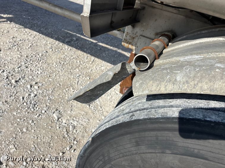 image for item DV4391 1994 Bar-Bel Fabricating Co. pneumatic dry bulk trailer