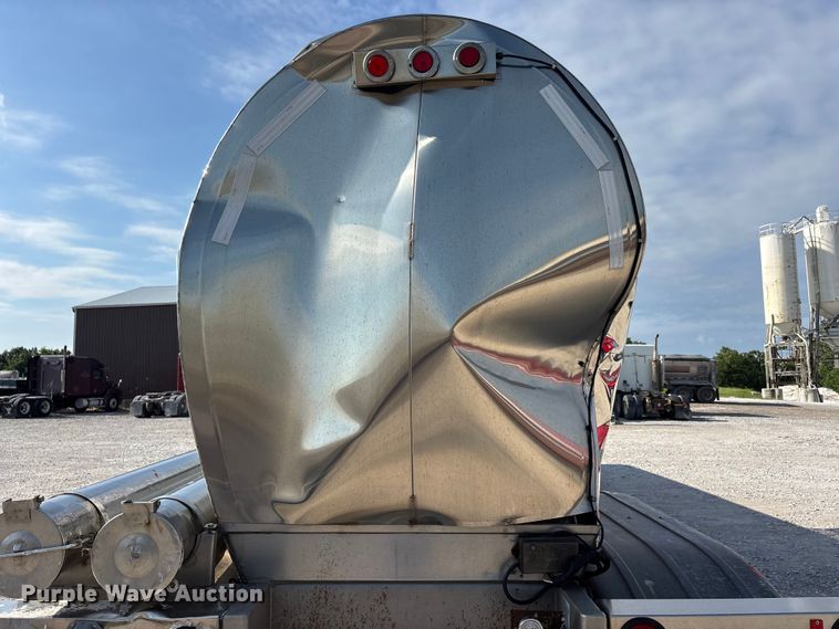 image for item DV4391 1994 Bar-Bel Fabricating Co. pneumatic dry bulk trailer